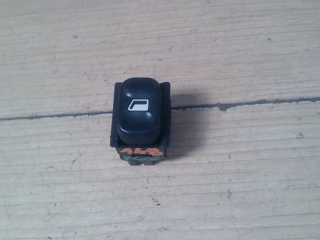 PEUGEOT 406 Jobb első ablakemelő kapcsoló 1. kép