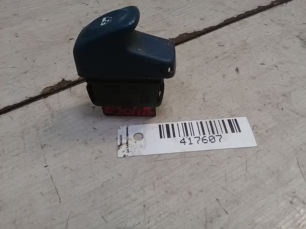 RENAULT TWINGO 93-98 Bal első ablakemelő kapcsoló 1. kép