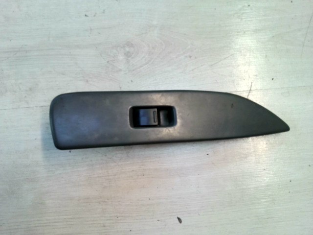 SUZUKI SWIFT 96-05 Jobb első ablakemelő kapcsoló 1. kép