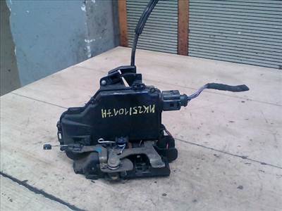 VOLKSWAGEN GOLF IV. Jobb hátsó ajtó zárszerkezet központi záras