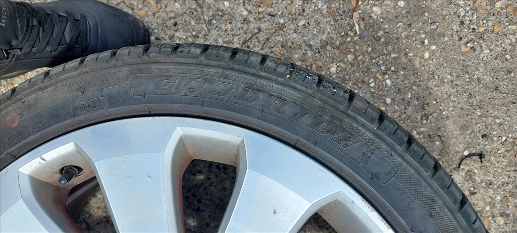 Opel insignia 5x120 /19" használt (gyári felni) alufelni, rajta 245/45 használt nyári gumi gumi  6. kép