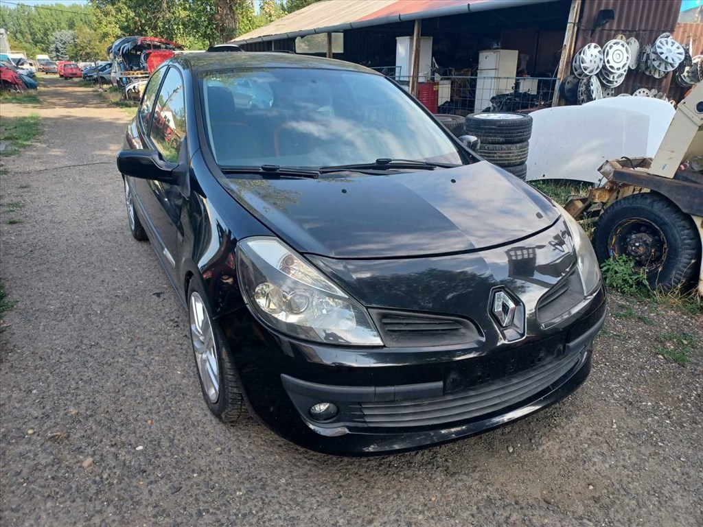 Renault Clio III 1.5 DCI bontott alkatrészei 1. kép