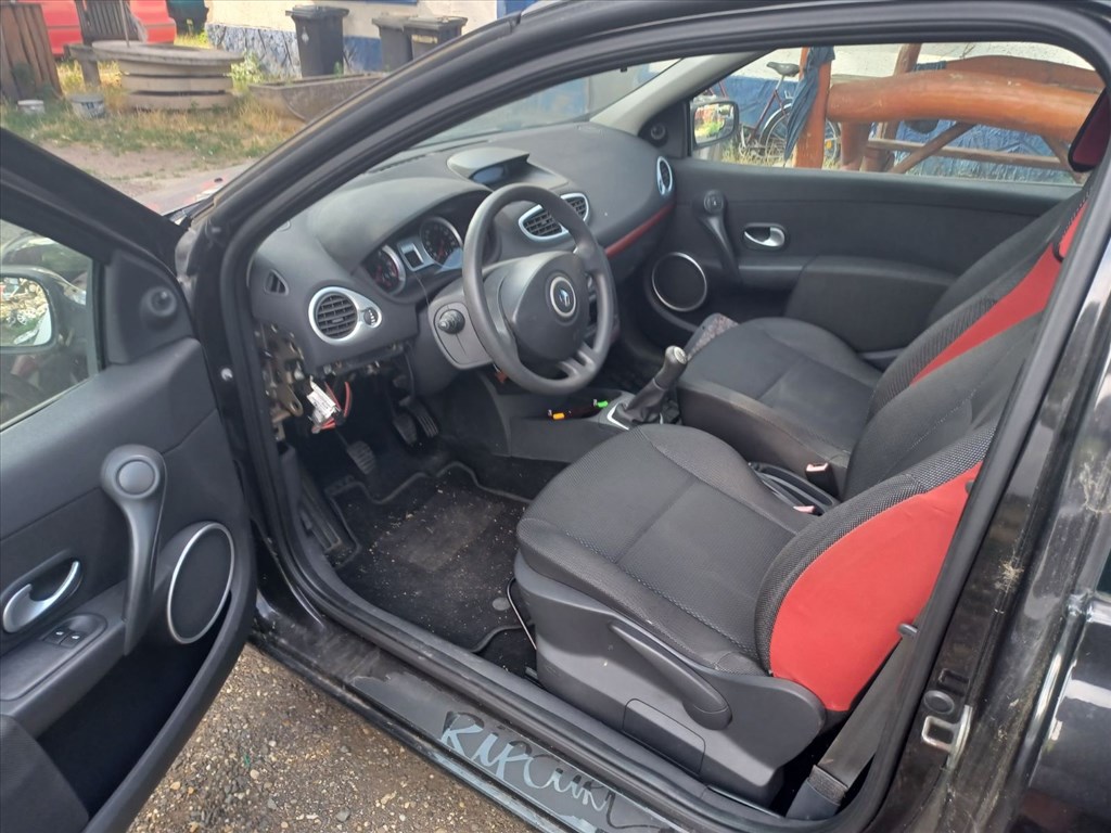 Renault Clio III 1.5 DCI bontott alkatrészei 5. kép