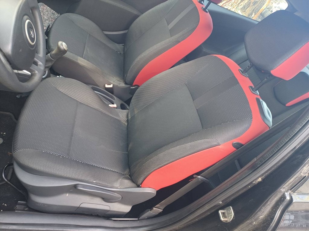 Renault Clio III 1.5 DCI bontott alkatrészei 6. kép