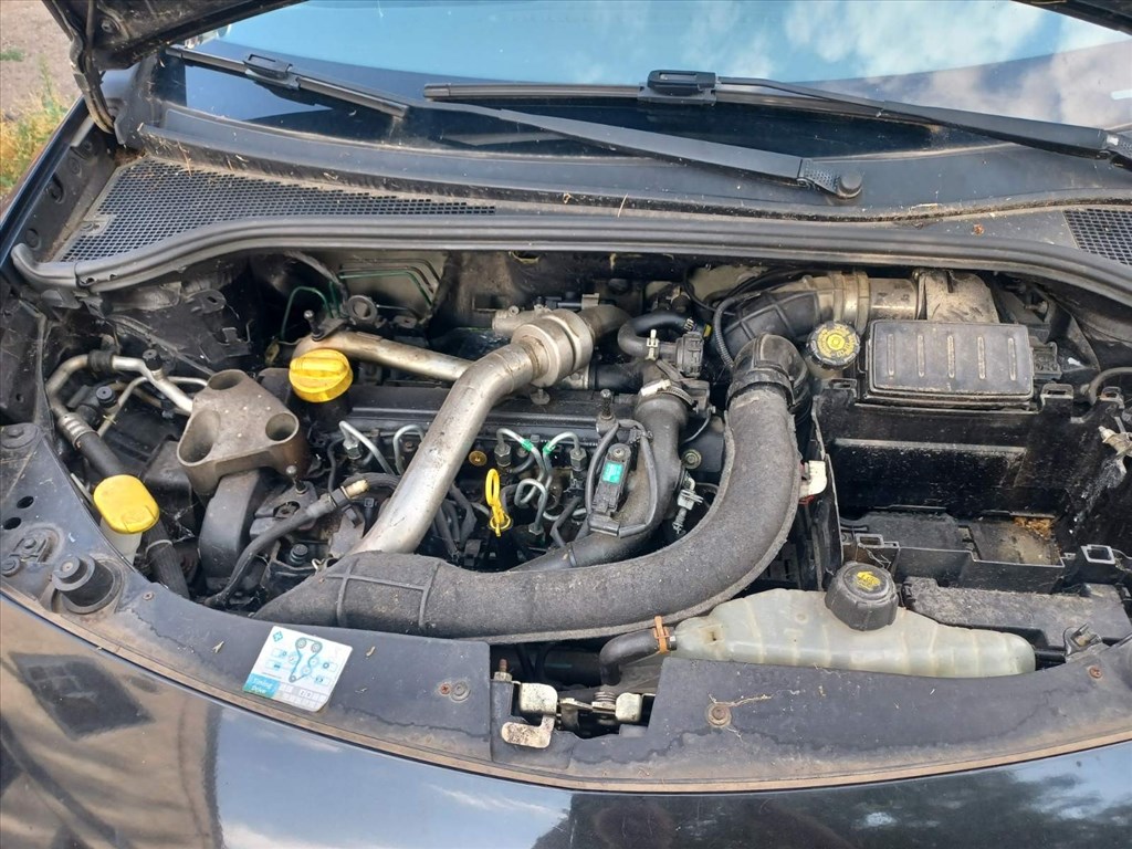 Renault Clio III 1.5 DCI bontott alkatrészei 7. kép