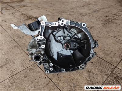 Opel Crossland X 1.5d - Váltó (Mechanikus) 20v24601831172c