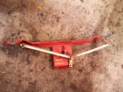 ARO 10 Ablaktörlő mechanika első