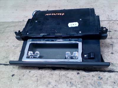 AUDI A4 98-01 Hamutartó első