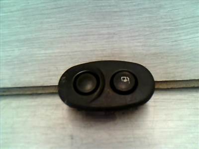 DAEWOO NEXIA Csomagtérajtó nyitó kapcsoló