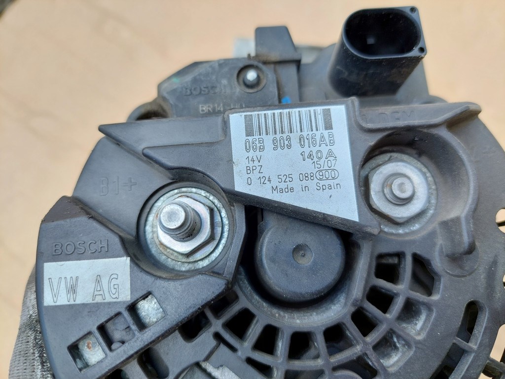 Volkswagen Golf-Passat-Yetta-Eos-Tiguan Audi A3-A4 generátor 06B903016AB- 2. kép