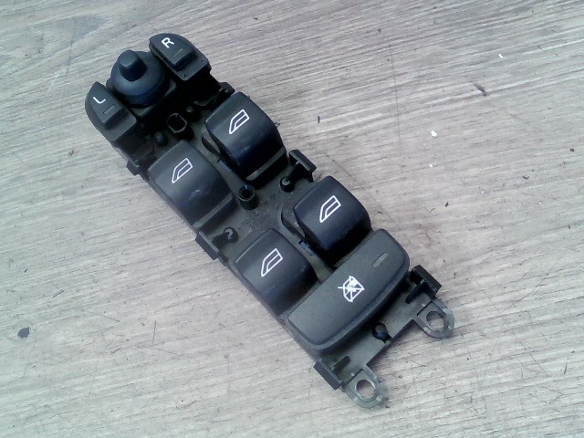 LANDROVER FREELANDER 2006-2014 Jobb első ablakemelő kapcsoló 1. kép