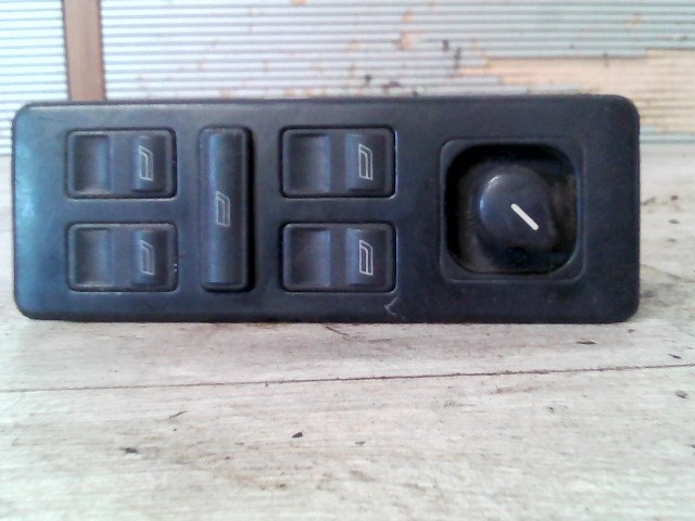 MERCEDES VITO 96- Bal első ablakemelő kapcsoló 1. kép