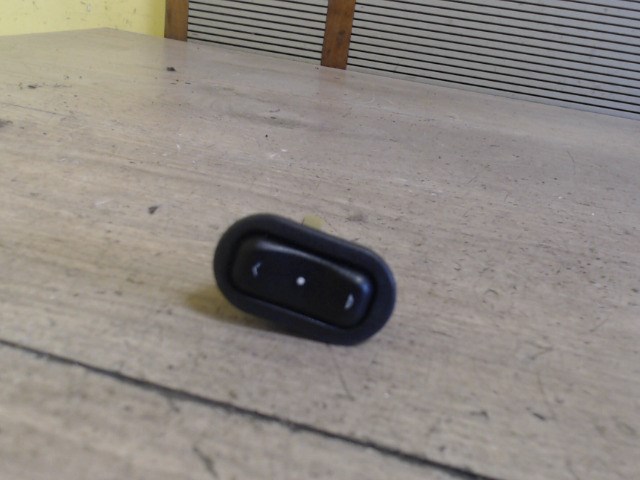 OPEL Zafira 98.09.01-05.08.31 Jobb első ablakemelő kapcsoló 1. kép