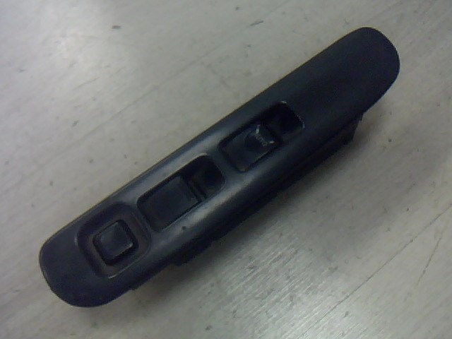 SUZUKI SWIFT 96-05 Bal első ablakemelő kapcsoló 1. kép