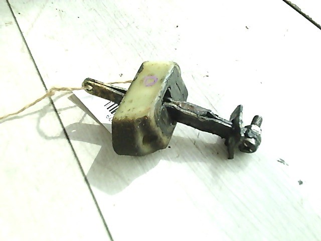 SUZUKI SWIFT 96-05 Bal első ajtóhatároló 1. kép