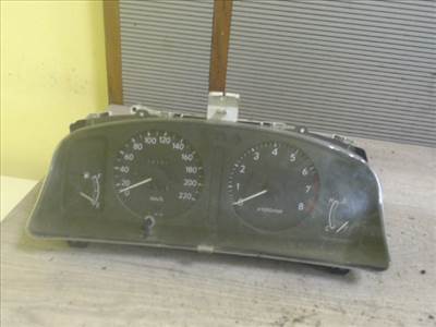 TOYOTA COROLLA 99.10-02.01 Kilóméteróra