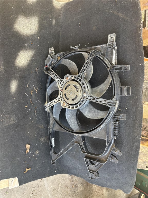 Opel Corsa C hűtőventilátor 24445174 / 13204570 1. kép