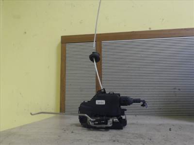 AUDI A4 01-04 Jobb első ajtó zárszerkezet központizáras