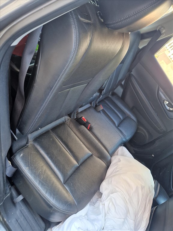 Nissan X-Trail (T32) 1.6 dci R9ME414 4WD bontott alkatrészek, bontás, bontott jármű 15. kép