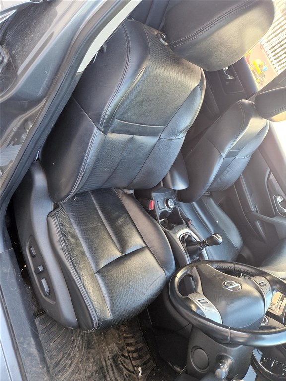 Nissan X-Trail (T32) 1.6 dci R9ME414 4WD bontott alkatrészek, bontás, bontott jármű 16. kép