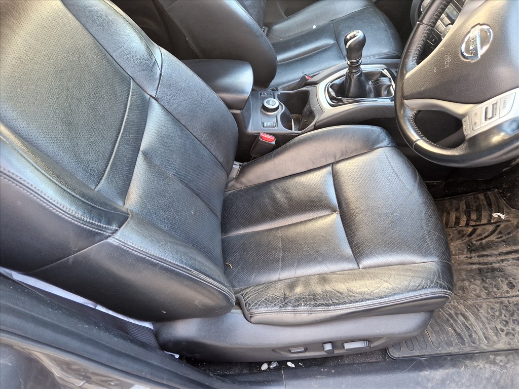 Nissan X-Trail (T32) 1.6 dci R9ME414 4WD bontott alkatrészek, bontás, bontott jármű 18. kép