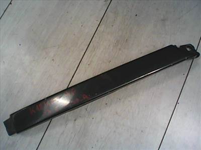 AUDI A6 94-97 Jobb fényszóró alatti bajusz díszléc