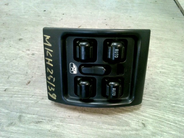 CHRYSLER PT CRUISER 99-06 Bal első ablakemelő kapcsoló 1. kép