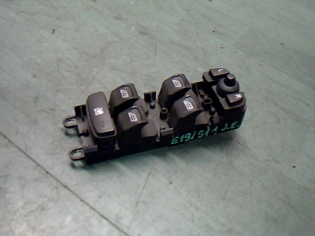 LANDROVER FREELANDER 2006-2014 Jobb első ablakemelő kapcsoló 1. kép