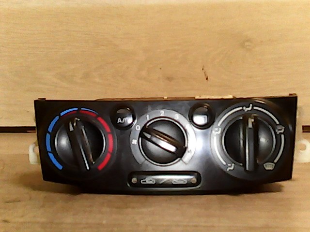 MAZDA MPV 99-05 Fűtés vezérlő panel 1. kép