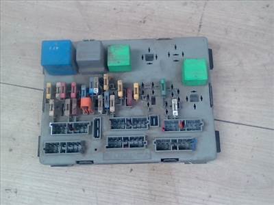 PEUGEOT 405 -94 Biztosítéktábla BCM BSI BSM SAM GEM modul 
