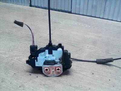 RENAULT Clio 2009.01.01-2012.10.31 Jobb első ajtó zárszerkezet központizáras