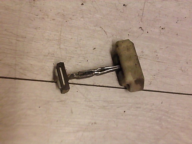 SUZUKI SWIFT 96-05 Bal első ajtóhatároló 1. kép