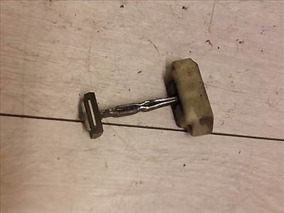 SUZUKI SWIFT 96-05 Bal első ajtóhatároló