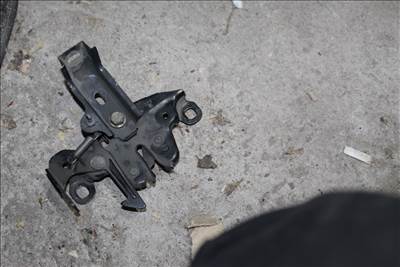 Nissan Micra V motorháztető zár (16759160)