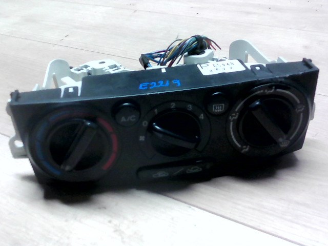 MAZDA MPV 99-05 Fűtés vezérlő panel 1. kép