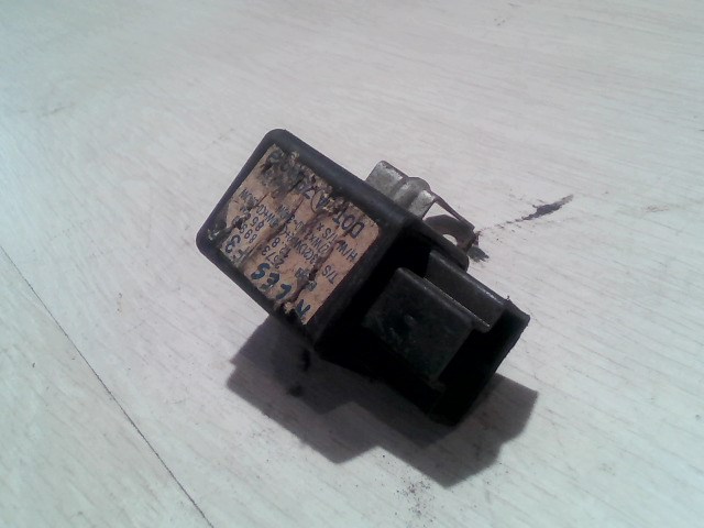 NISSAN PICKUP Relé 1. kép