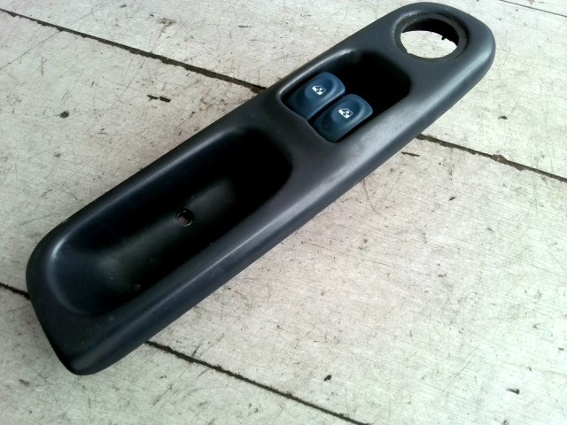 RENAULT TWINGO 93-98 Bal első ablakemelő kapcsoló 1. kép