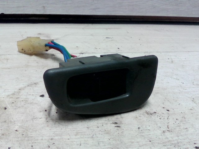 SUZUKI SWIFT 96-05 Jobb hátsó ablakemelő kapcsoló 1. kép