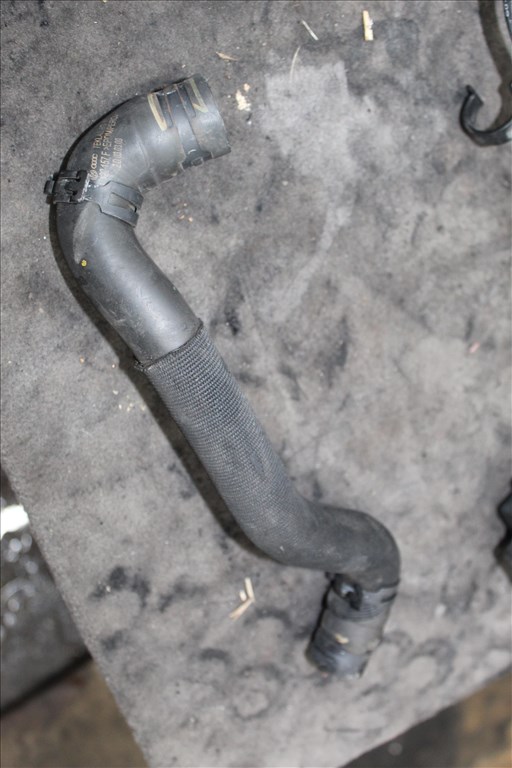 Audi A4/B8 2007-2013 2.0D CAGA vízcső 03L122157F 1. kép