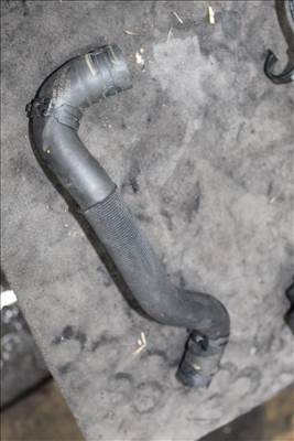 Audi A4/B8 2007-2013 2.0D CAGA vízcső 03L122157F