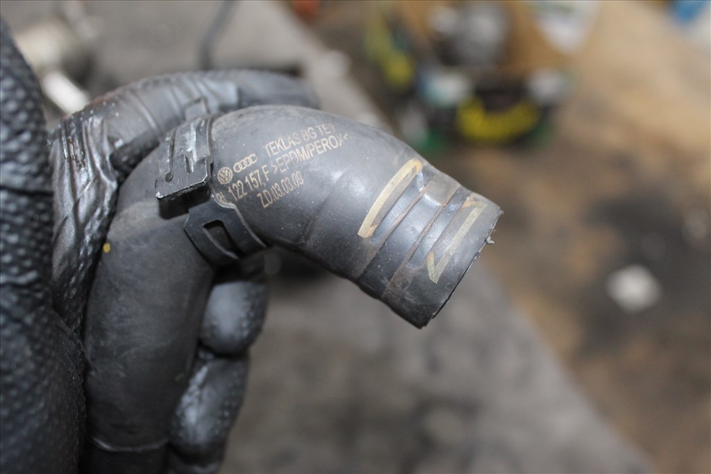 Audi A4/B8 2007-2013 2.0D CAGA vízcső 03L122157F 2. kép