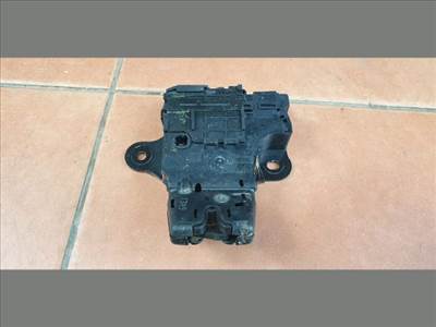 Opel Insignia A Csomagtérajtó zárszerkezet SEDAN 13501988