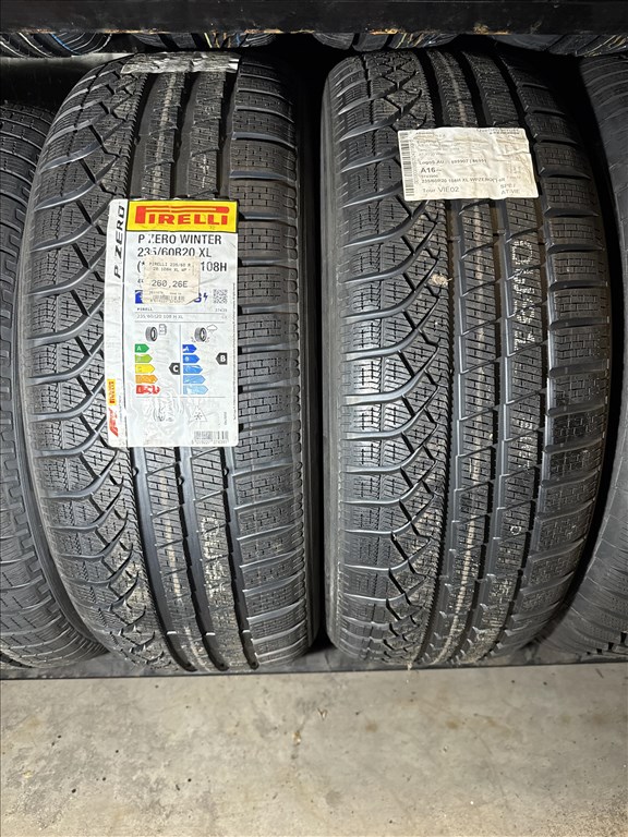 235/60 R20 Pirelli PZero Winter 108H  l 2db l DOT:3321 1. kép