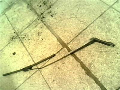 HONDA CIVIC 96-99 Ablaktörlő kar jobb első