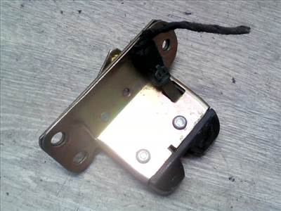 MITSUBISHI CARISMA 99.08- Csomagtér ajtó zárszerkezet