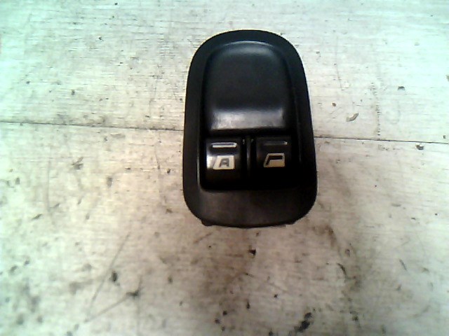 PEUGEOT EXPERT 1995.09.01-2003.12.31 Bal első ablakemelő kapcsoló 1. kép