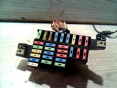 RENAULT THALIA 02.03-08.10 Biztosítéktábla BCM BSI BSM SAM GEM modul Utastér