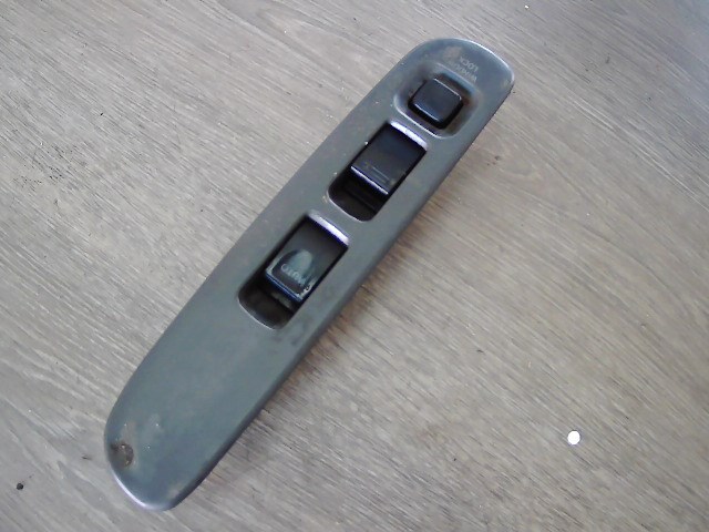 SUZUKI SWIFT 96-05 Bal első ablakemelő kapcsoló 1. kép