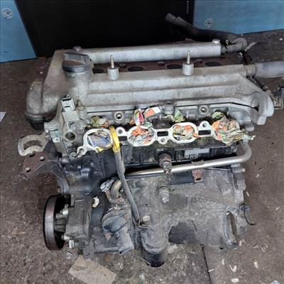 TOYOTA YARIS VERSO 00-05 Motor. benzin fűzött blokk hengerfejjel