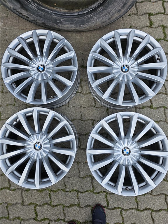  5x112 lyukosztású 8,5JJ 19" újszerű (gyári felni) alufelni 1. kép